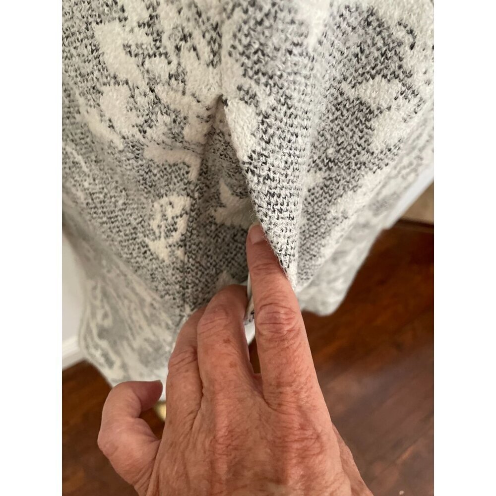 Nanette Lepore Elegant Women's Floral Knit Coat Size S Gray & White Viscose and - Picture 6 of 13